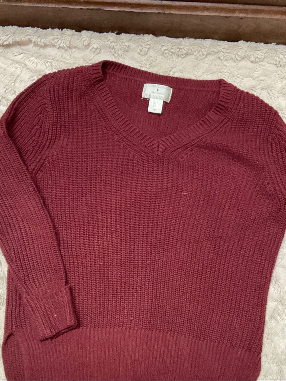 ruby moon Women's V-Neck Sweater in Burgundy